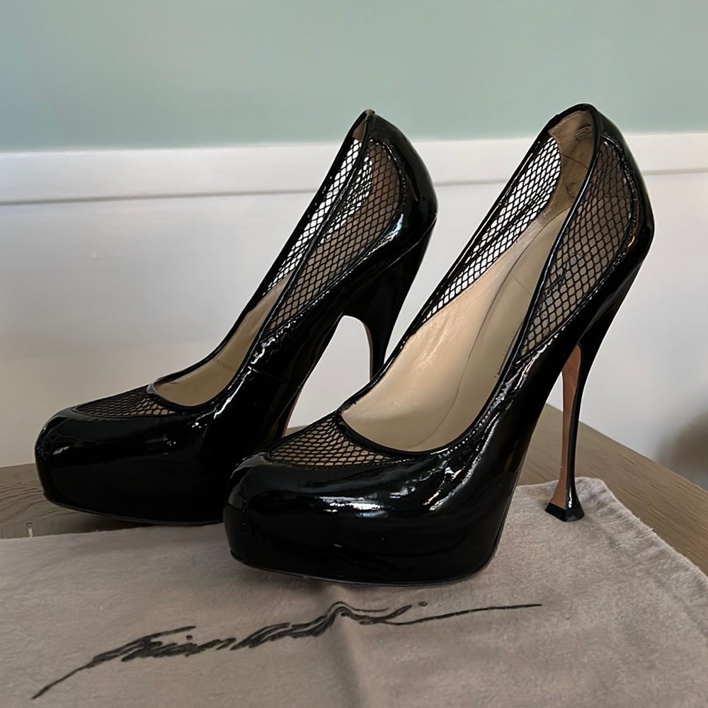 Brian Atwood Dante mesh platform pump black patent 38.5 8